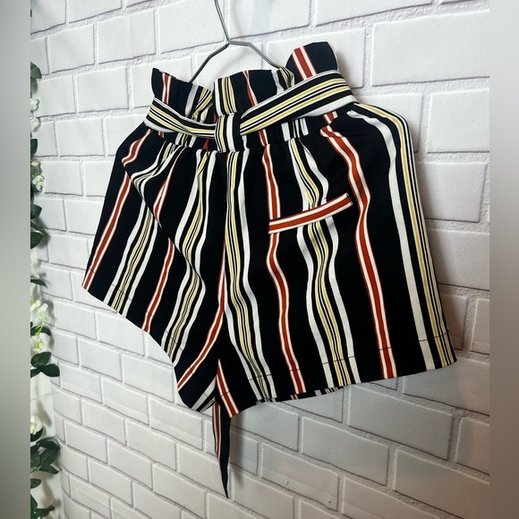 STREET WEAR SOCIETY women striped tie front shorts /size S - Picture 5 of 7